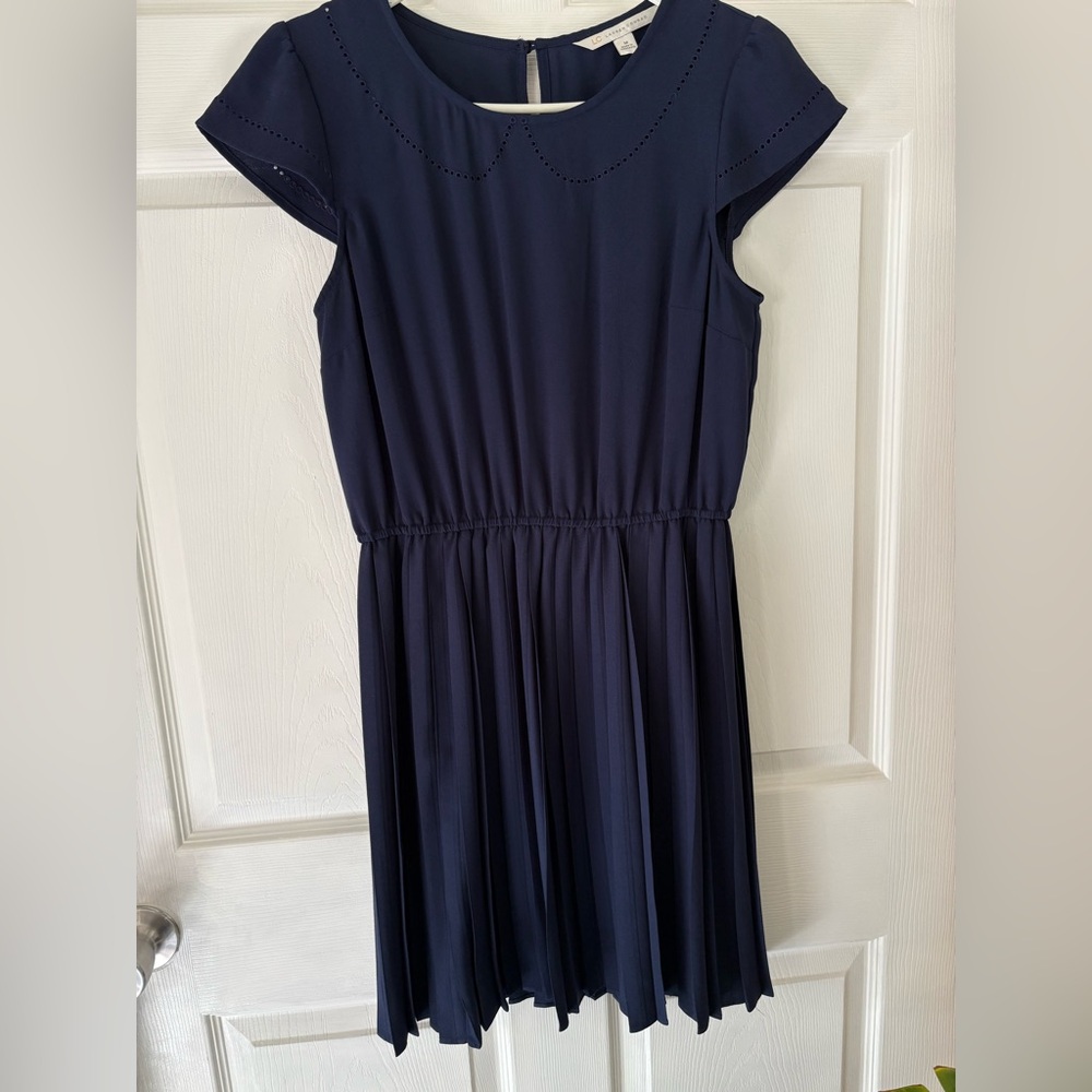 Elegant Navy Lauren Conrad medium Dress